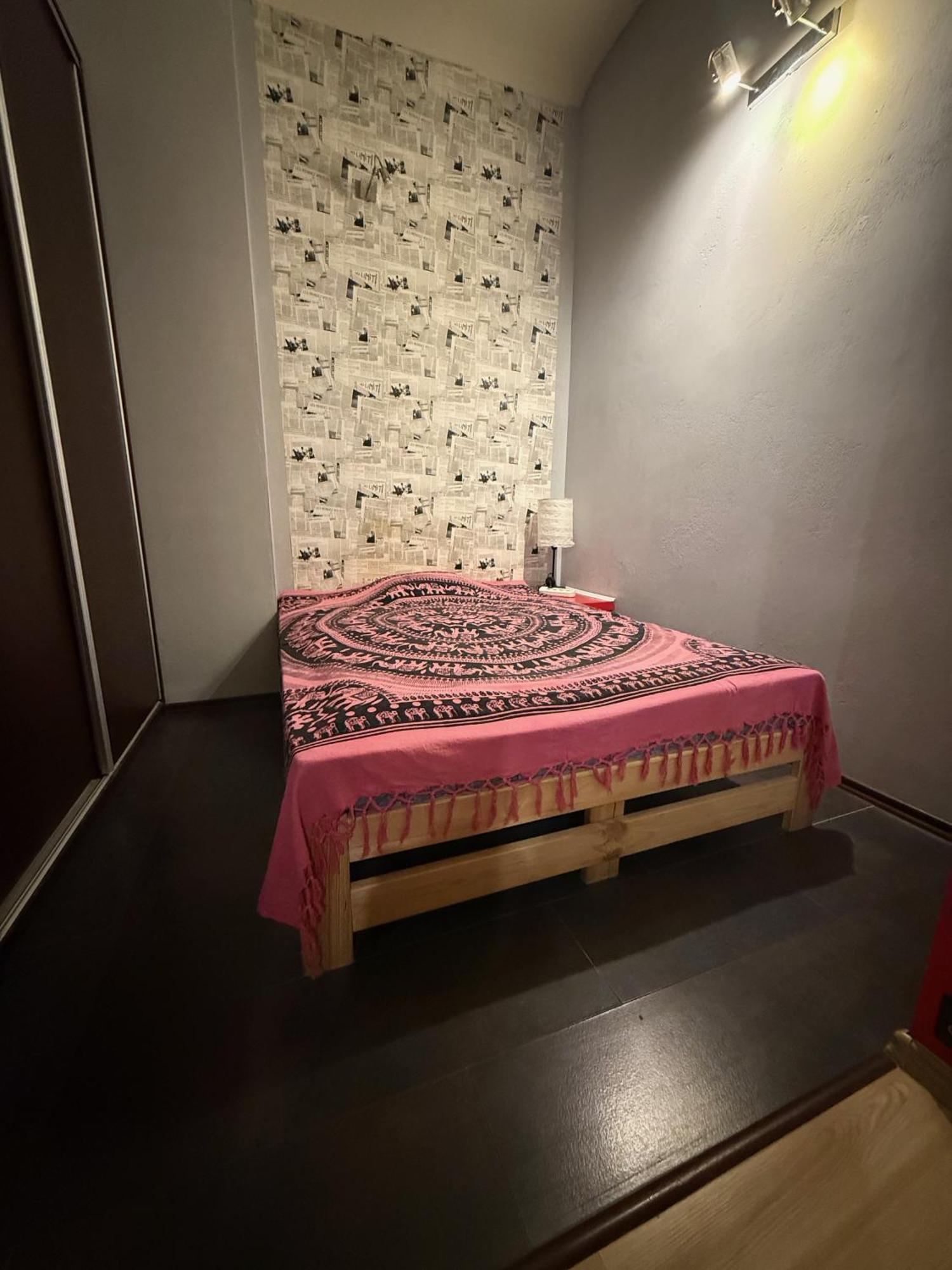 罗兹Studio Red And White公寓 外观 照片