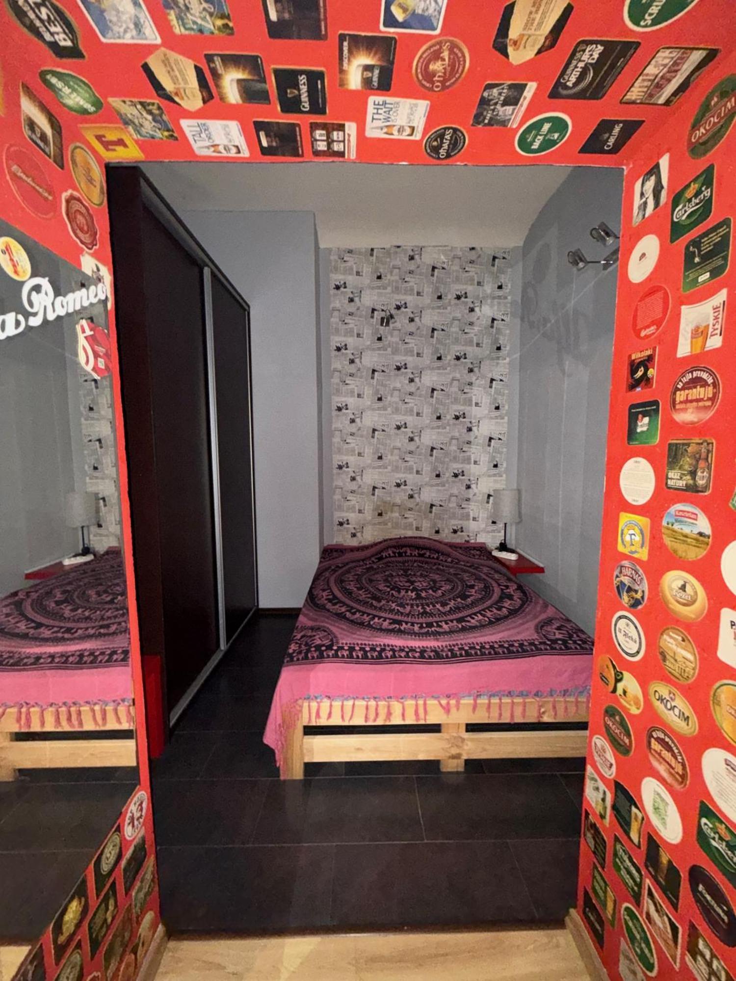罗兹Studio Red And White公寓 外观 照片