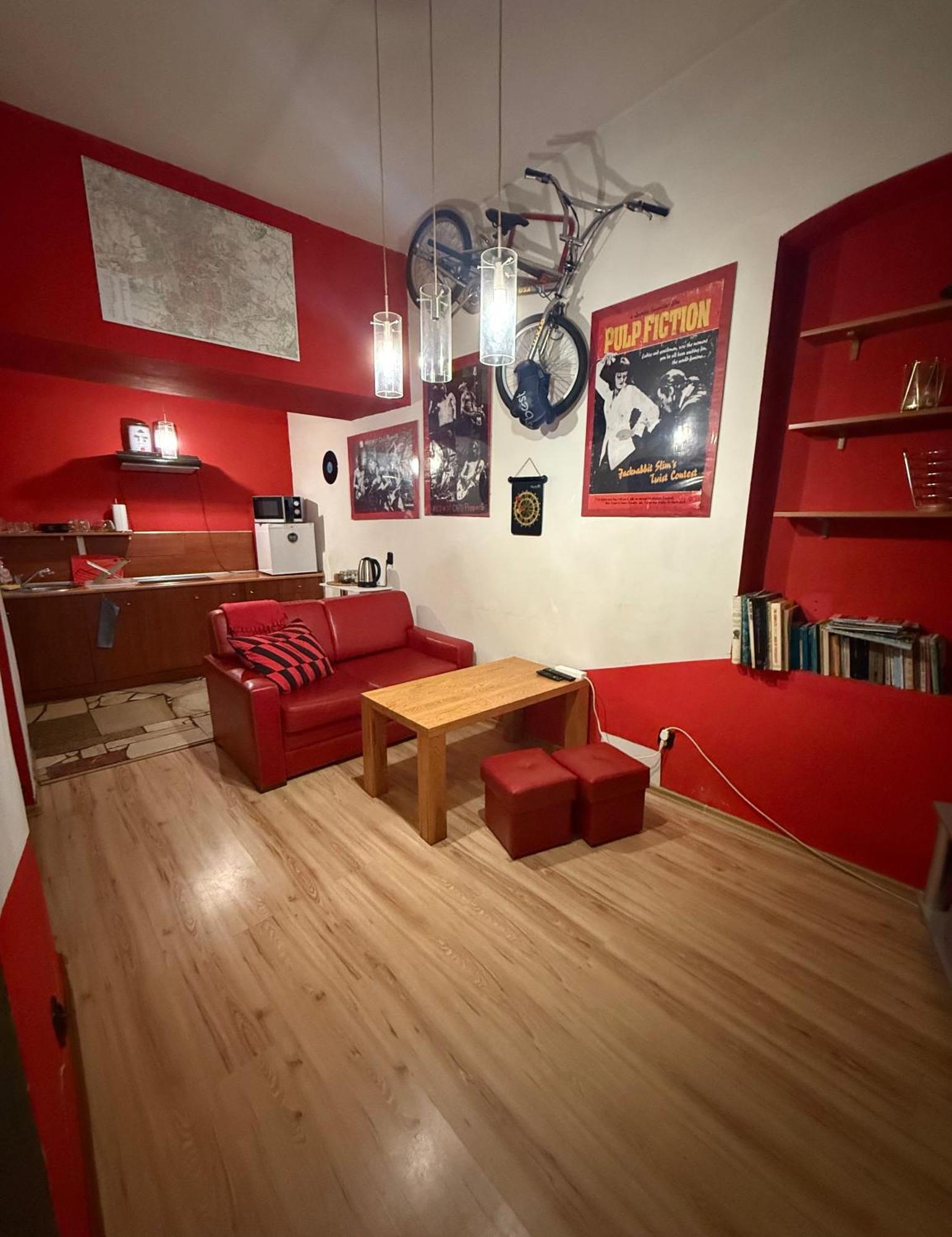 罗兹Studio Red And White公寓 外观 照片